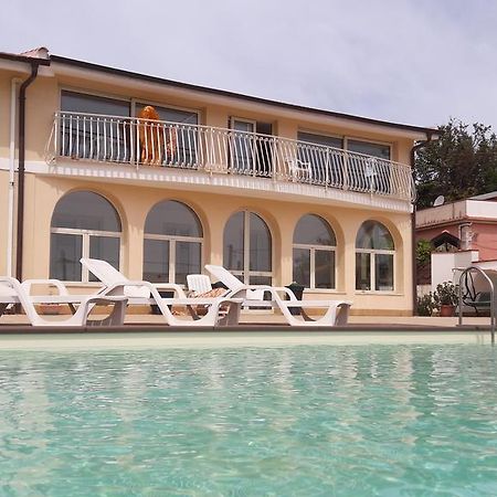 Isola Del Sole Apartman Szirakúza Kültér fotó