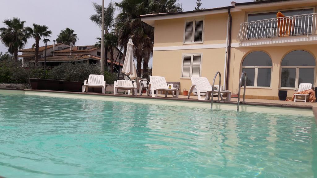 Isola Del Sole Apartman Szirakúza Kültér fotó